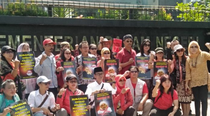 Ratusan Aktifis “Komite Aksi Bela Indonesia Kita” Lakukan Aksi Konvoi Damai Tuntut Pemerintah Bubarkan FPI