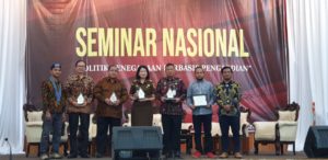 Gubernur Jateng Ganjar Pranowo Buka Seminar Nasional GMKI Salatiga dan Puspolkam: Politik Kenegaraan Berbasis Pengabdian