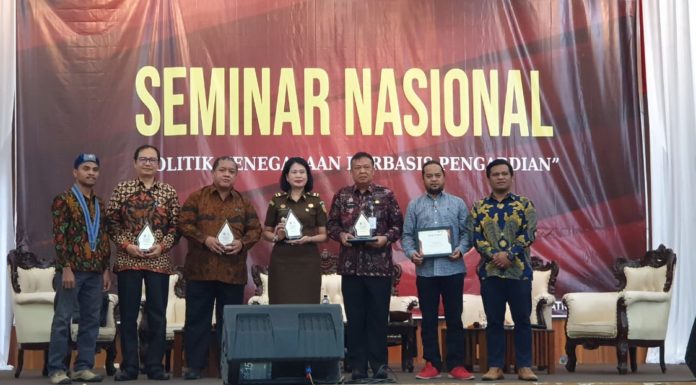 Gubernur Jateng Ganjar Pranowo Buka Seminar Nasional GMKI Salatiga dan Puspolkam: Politik Kenegaraan Berbasis Pengabdian