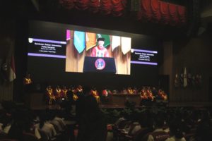 Rektor Melantik Mahasiswa Baru di Acara UPH Festival 2019