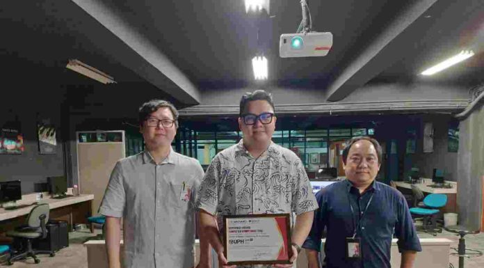 Lab Animasi dan Studio Film DKV UPH Menerima Lisensi TUK Film dan Animasi
