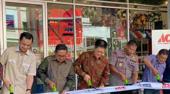 ACE DAN INFORMA BUKA TOKO PERTAMA DI GORONTALO
