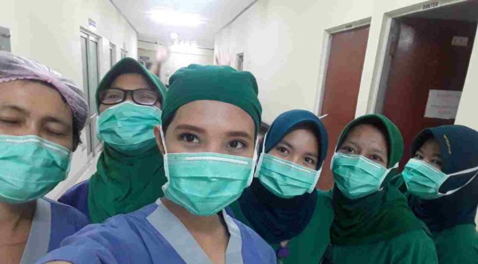 Pejuang Masa Kini: Kisah Seorang Perawat untuk Bantu Lawan Corona