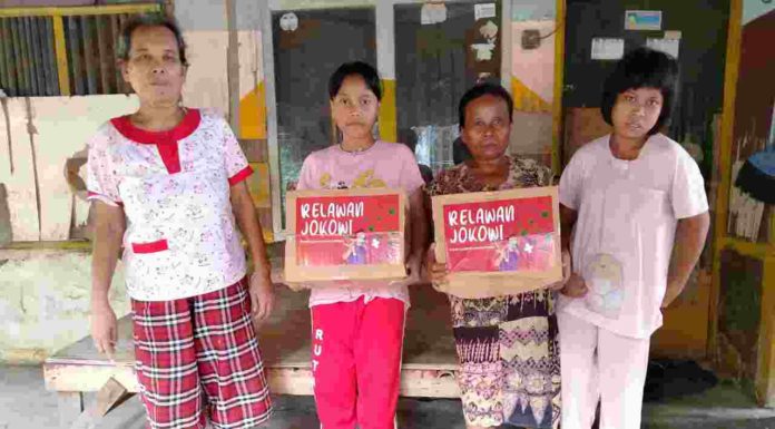Sedulur Jokowi Sukabumi dan Banten Berikan Bantuan Sembako Bagi Masyarakat Terkena Dampak Covid-19