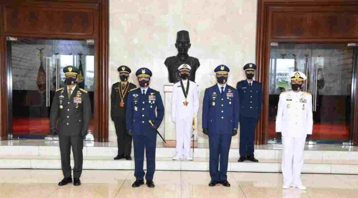 Panglima TNI Lantik 208 Perwira Prajurit Karier TNI