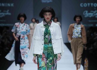 REVIVAL FASHION FESTIVAL 2020 Inspirasi di Adaptasi Gaya Hidup Baru
