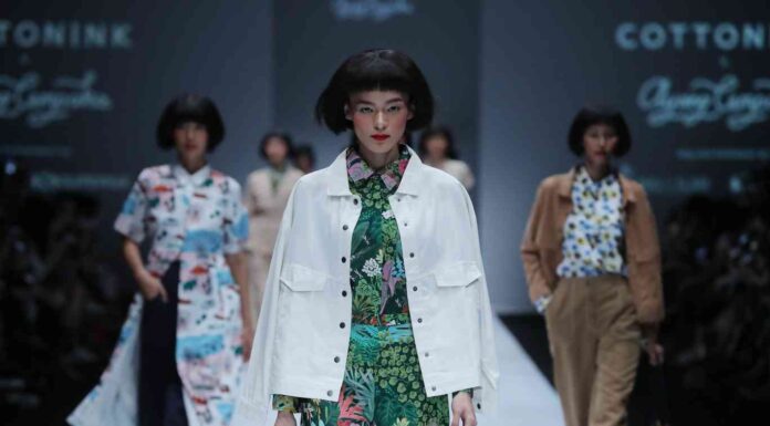REVIVAL FASHION FESTIVAL 2020 Inspirasi di Adaptasi Gaya Hidup Baru