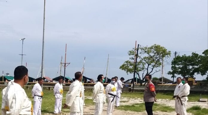 Tingkatkan Kemampuan Personel, Polres Kep Seribu Gelar Kegiatan Latihan Beladiri Polri