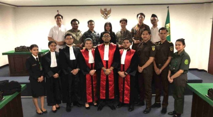 Mahasiswa Fakultas Hukum UPH Juara di National Moot Court Piala Frans Seda 2020