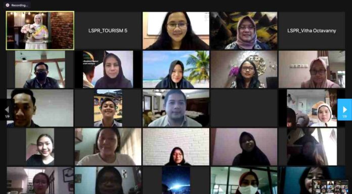 URAI STRATEGI PARIWISATA INDONESIA PASCA PANDEMI COVID-19 PRODI PARIWISATA FAKULTAS BISNIS LSPR SELENGGARAKAN STUDIUM GENERALE BERSAMA KEMENPAREKRAF RI