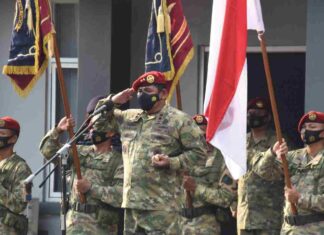 Pangkoarmada I Jadi Warga Kehormatan ‘Manusia Katak’