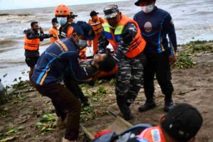 TNI AL BERSAMA BPBD PROV BANTEN SELENGGARAKAN LATIHAN PENANGGULANGAN BENCANA ALAM DITENGAH WABAH PANDEMI COVID 19 TAHUN 2021