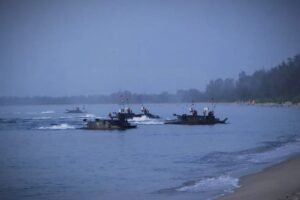 Operasi Amfibi Berhasil Mendaratkan Pasukan Di Dabo Singkep, Kepri