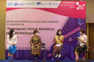 ITS Indonesia Luncurkan Program ITS Media Fellowship 2021 dalam Webinar Perempuan Untuk Mobilitas yang Berkelanjutan