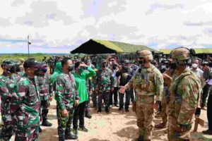 Kasad Meninjau Latma Garuda Shield Ke-15 di Amborawang