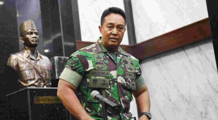 𝗞𝗔𝗦𝗔𝗗 Jenderal TNI Andika Perkasa d𝗮𝗻 𝗜𝗯𝘂 𝗕𝗲𝗿𝗶 𝗦𝗮𝗻𝘁𝘂𝗻𝗮𝗻 𝗞𝗲𝗽𝗮𝗱𝗮 𝗔𝗻𝗮𝗸 𝗬𝗮𝘁𝗶𝗺 𝗱𝗶 𝗝𝗮𝘄𝗮 𝗧𝗲𝗻𝗴𝗮𝗵