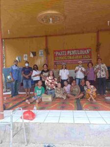Komsel Family Care GBI Mawar Saron Kelapa Gading Adakan Pelayanan di Panti Pemulihan Gerbang Emas Anak Raja