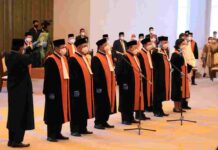 KETUA MAHKAMAH AGUNG MELANTIK DAN MENGAMBIL SUMPAH 7 HAKIM AGUNG BARU