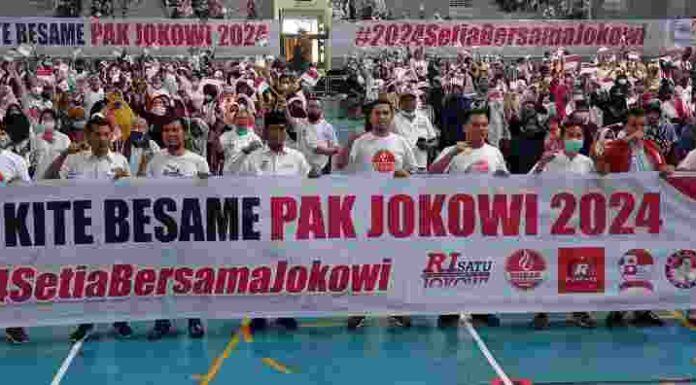 Relawan se-Provinsi Riau Gaungkan Joom Kite Besame Pak Jokowi 2024.
