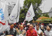 FSPMI DKI JAKARTA DEMO MINTA APINDO CABUT GUGATAN TERKAIT UMP DKI JAKARTA 2022