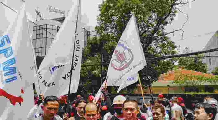 FSPMI DKI JAKARTA DEMO MINTA APINDO CABUT GUGATAN TERKAIT UMP DKI JAKARTA 2022