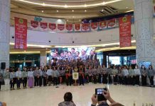 Gubernur Sulawesi Utara Olly Dondokambey, S.E., Memberikan Donasi Mobil Ambulans kepada Paimpuluan Ne Tonsea (PNT) di Ulang Tahun PNT ke-25