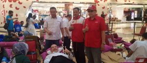 SUKSES. AKSI DONOR DARAH WALUBI JAKARTA DAN WANITA WALUBI DI BULAN SUCI RAMADHAN DI MALL PURI INDAH