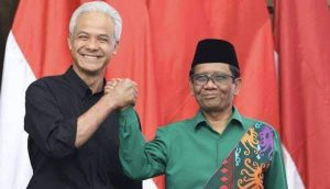Ganjar-Mahfud Ternyata Dikawal 9 Kiai Berpengaruh Saat Debat Capres Pertama